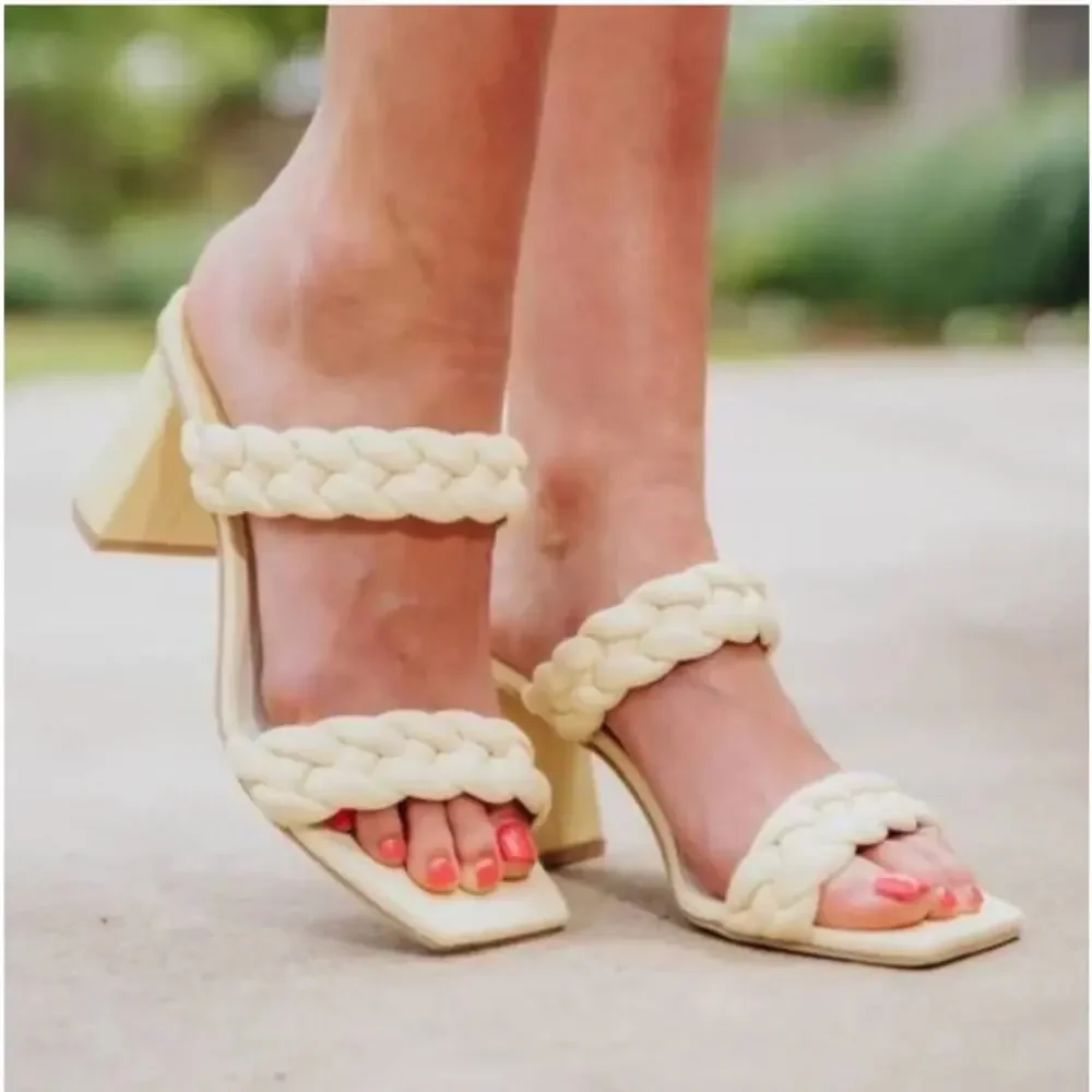 Dolce Vita Size V-PAILY  LEMON CREAM STELLA SANDALS Size: 10